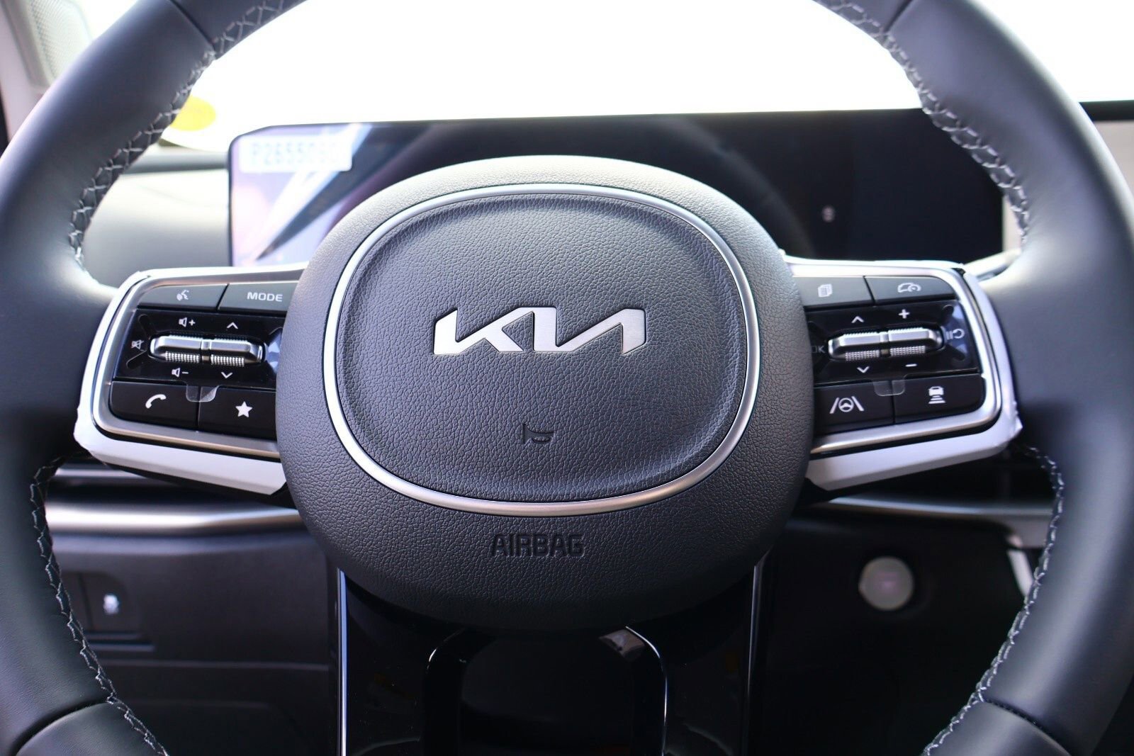 Used 2025 Kia Sorento S w/ Panoramic Sunroof Package FWD image 26