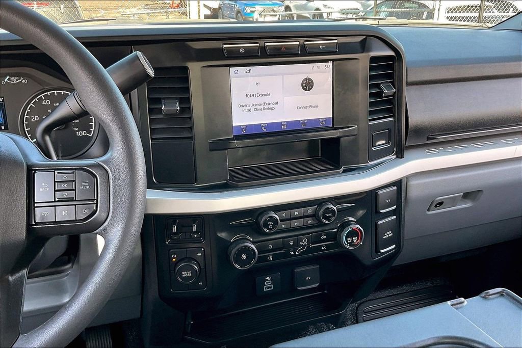 Used 2024 Ford F350 XLT image 5