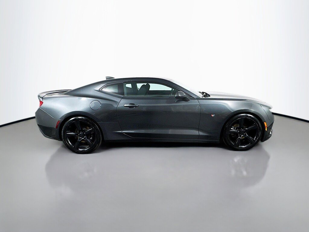 Used 2016 Chevrolet Camaro LT w/ Technology Package image 6