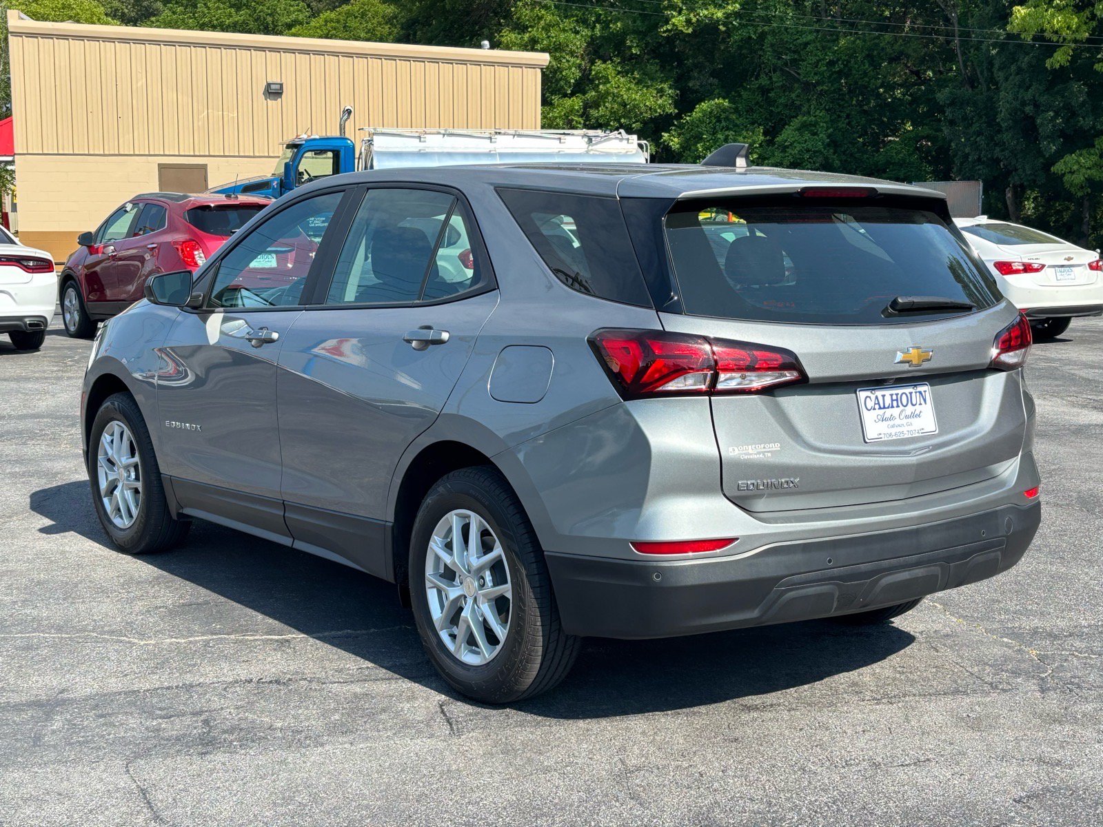 Used 2023 Chevrolet Equinox LS FWD image 3