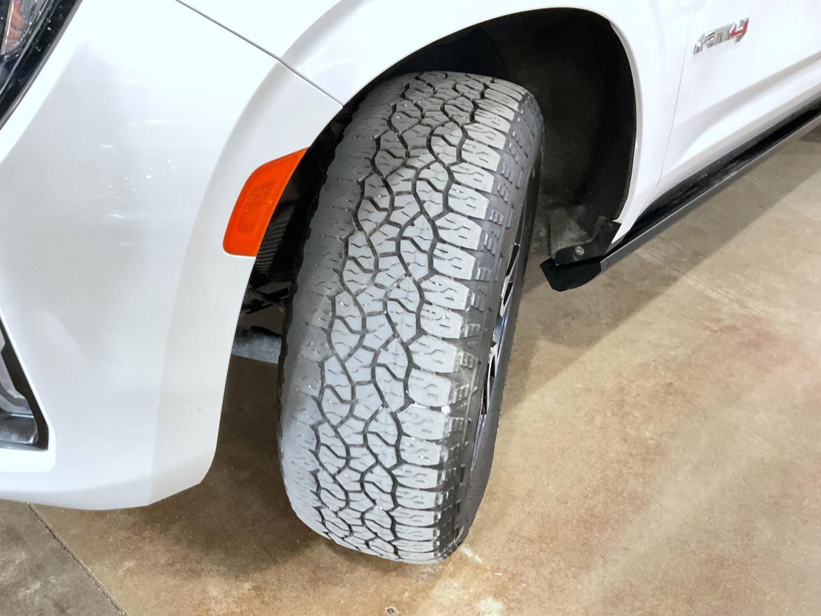 Used 2022 GMC Yukon XL AT4 image 25