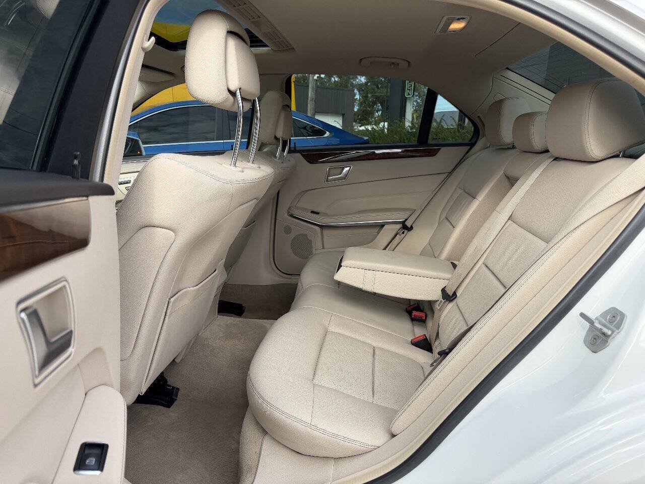 Used 2014 Mercedes-Benz E 350 4MATIC Sedan image 25