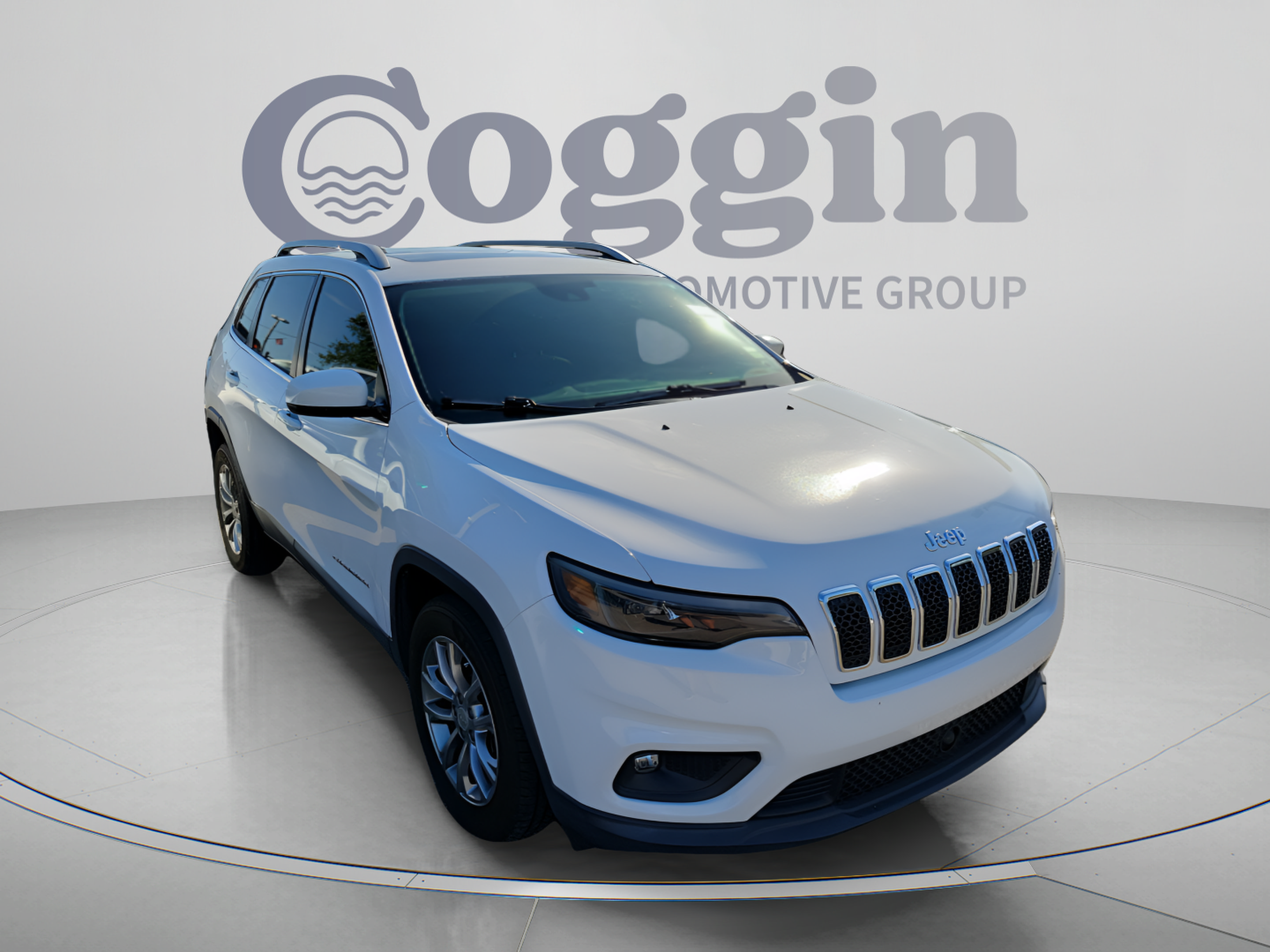 Used 2020 Jeep Cherokee Latitude Plus w/ Cold Weather Group FWD image 6