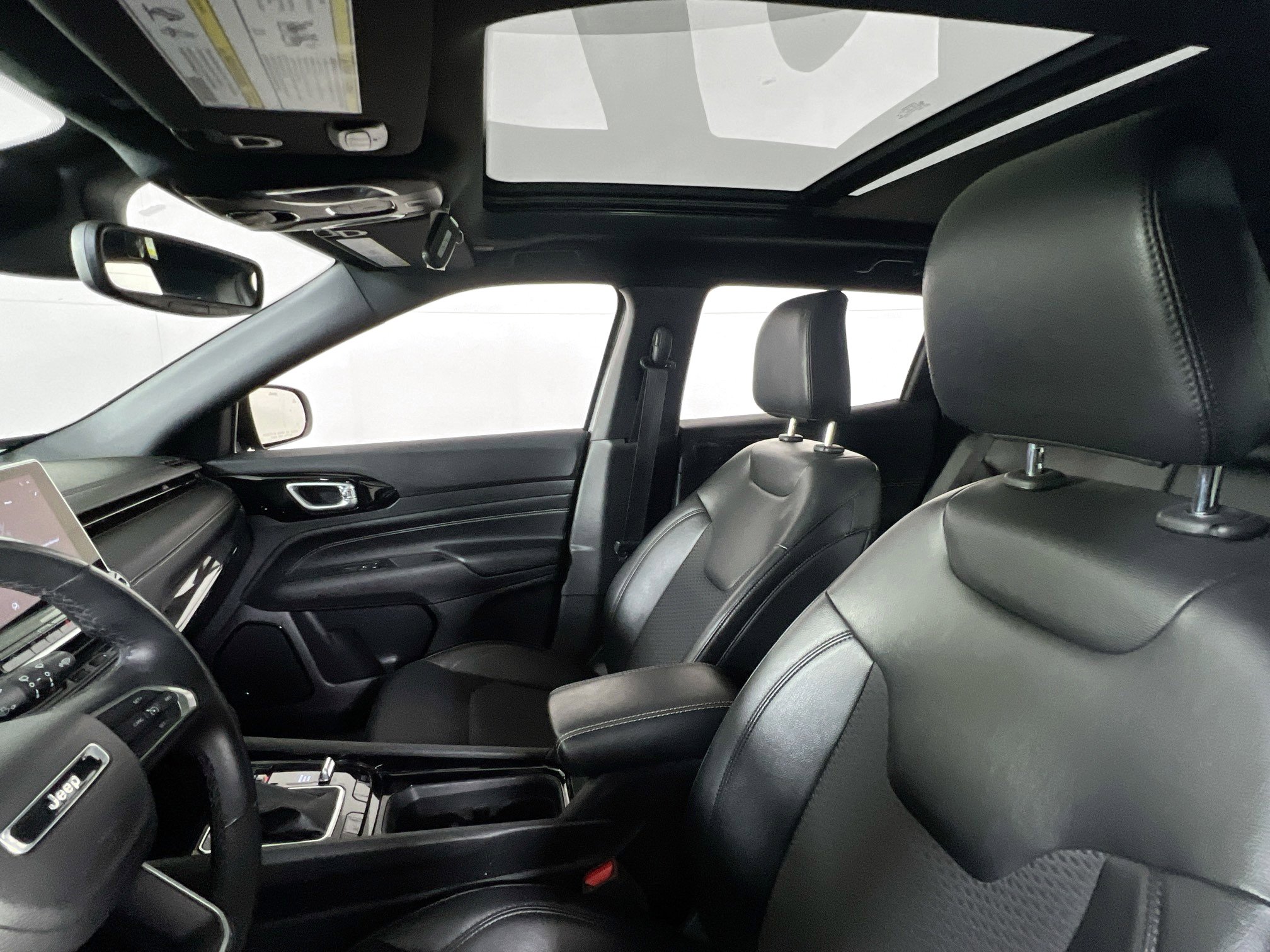 Used 2022 Jeep Compass Altitude w/ Sun and Sound Group image 20