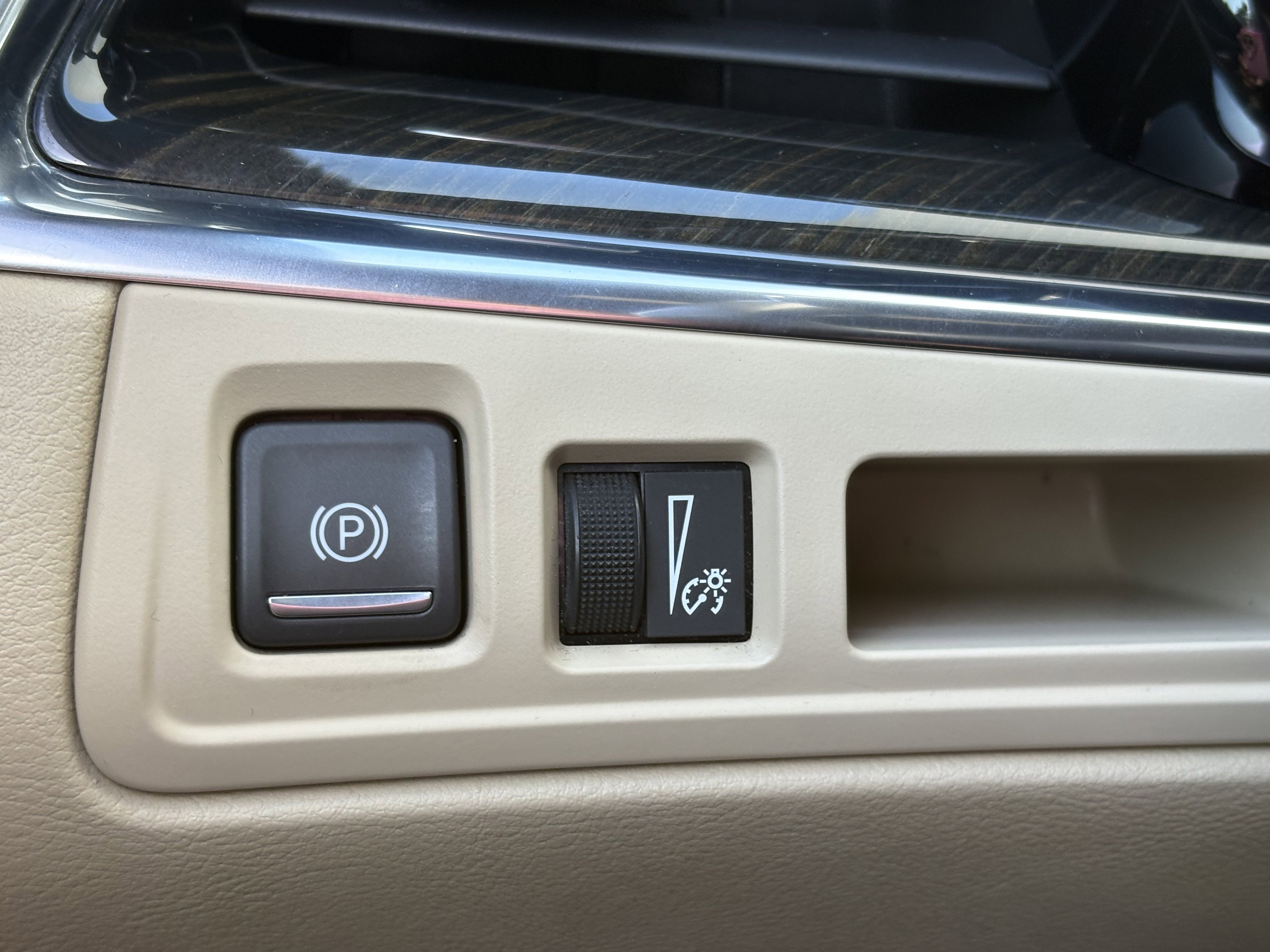 Used 2018 Cadillac XT5 FWD image 27