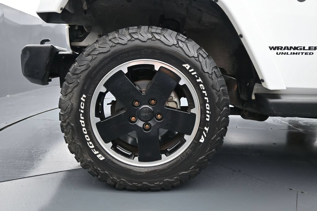 Used 2012 Jeep Wrangler Unlimited Sahara AWD/4WD image 25