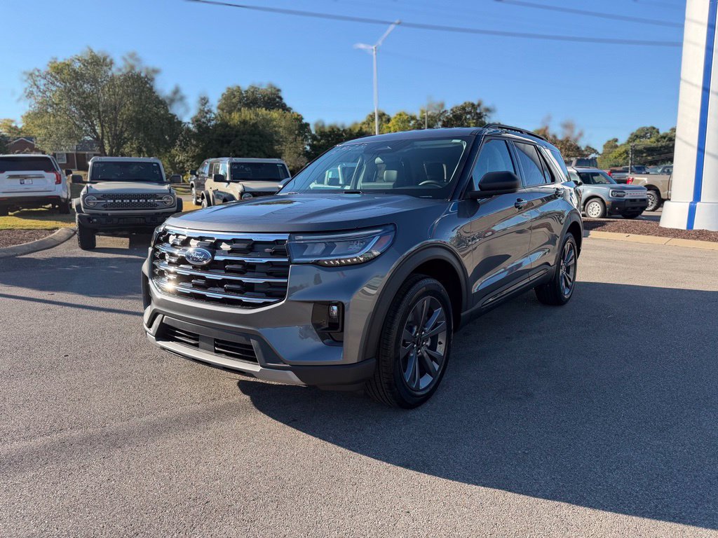 New 2026 Ford Explorer Active w/ Active Comfort Package AWD/4WD image 3