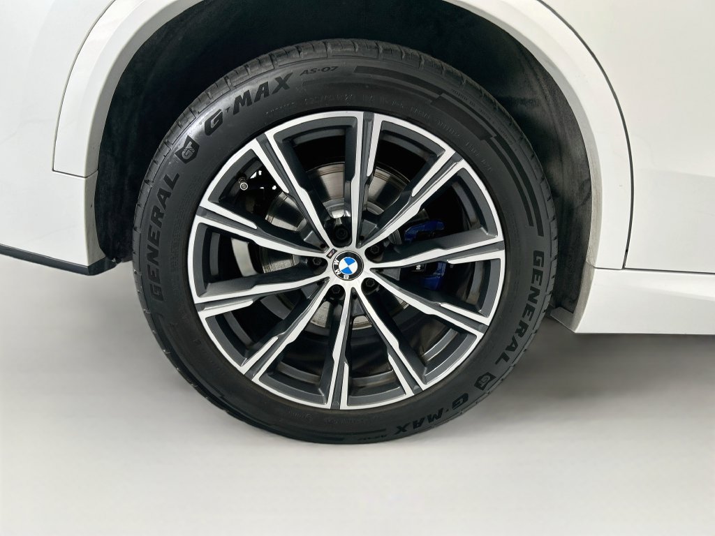 Used 2022 BMW X5 xDrive40i w/ M Sport Package AWD/4WD image 32