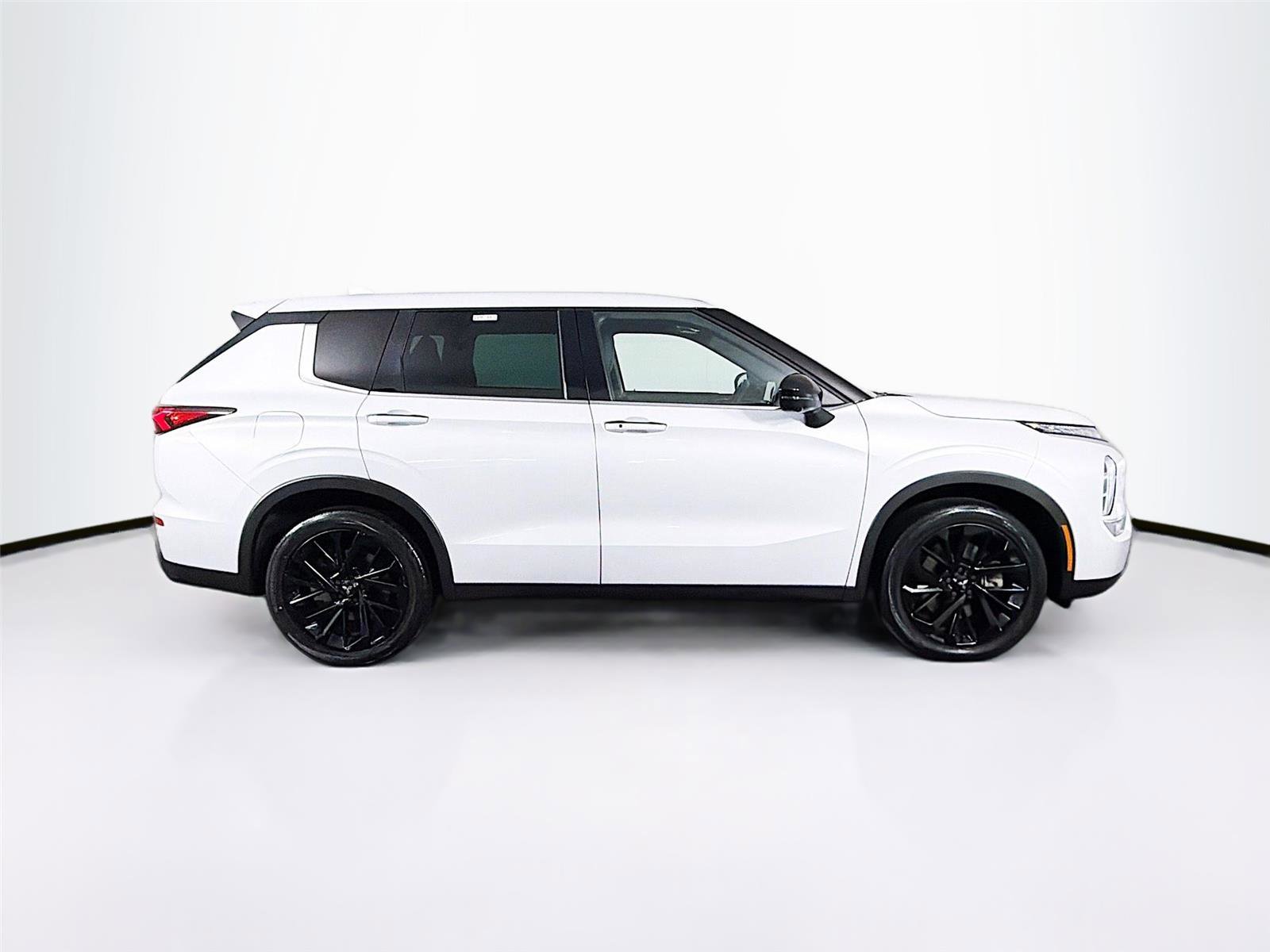 Used 2023 Mitsubishi Outlander SEL Black Edition AWD/4WD image 8