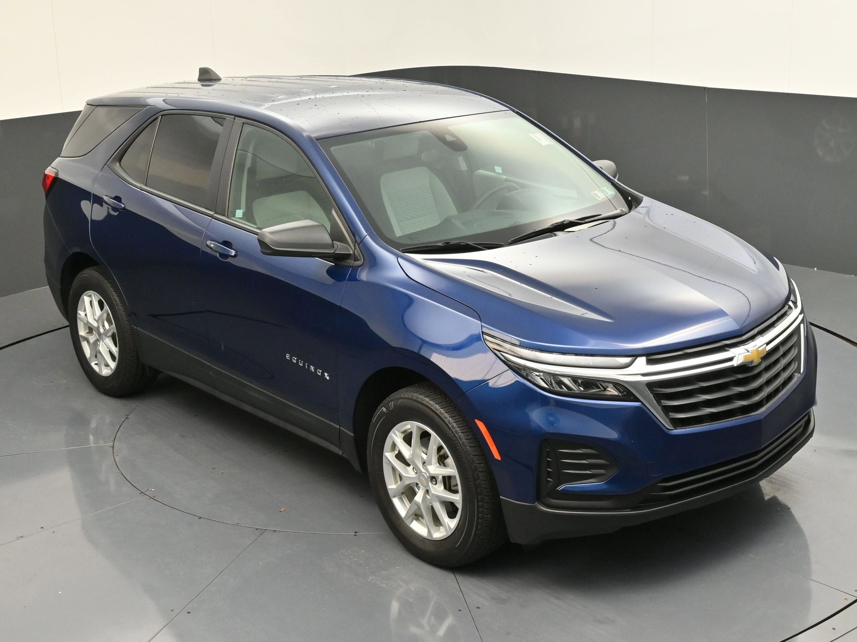 Certified 2022 Chevrolet Equinox LS w/ LS Convenience Package AWD/4WD image 43