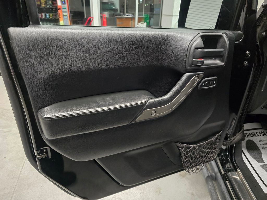 Used 2013 Jeep Wrangler Moab image 19