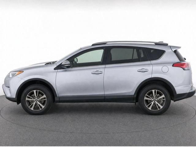 Used 2018 Toyota RAV4 XLE FWD image 4