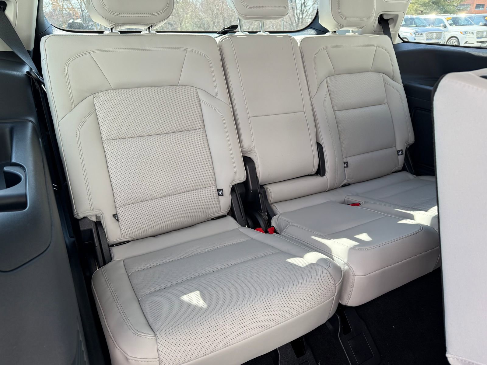 New 2026 Lincoln Navigator Reserve w/ Jet Appearance Package image 13