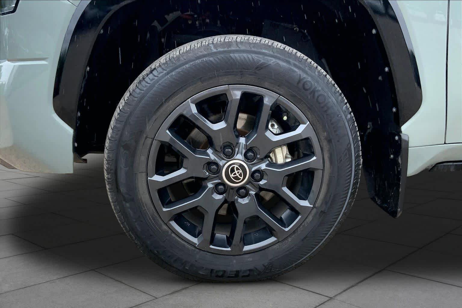 Used 2024 Toyota Tundra Platinum AWD/4WD image 11