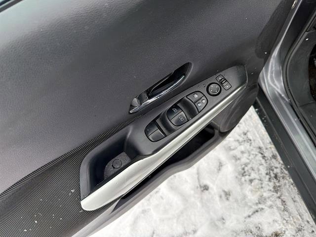 Used 2019 Nissan Kicks SV image 15