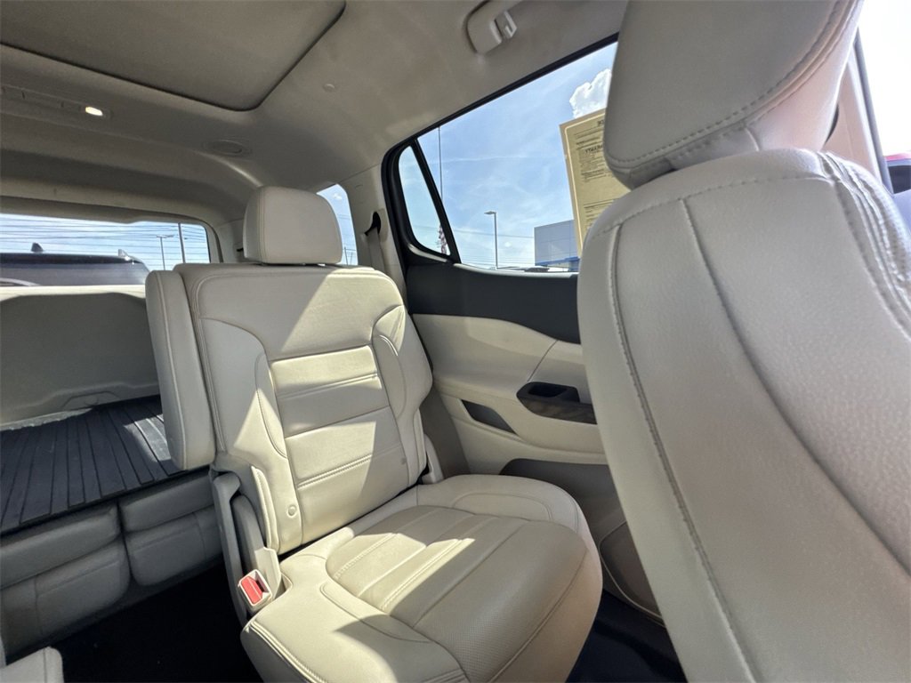 Used 2021 GMC Acadia Denali w/ Denali Technology Package image 14