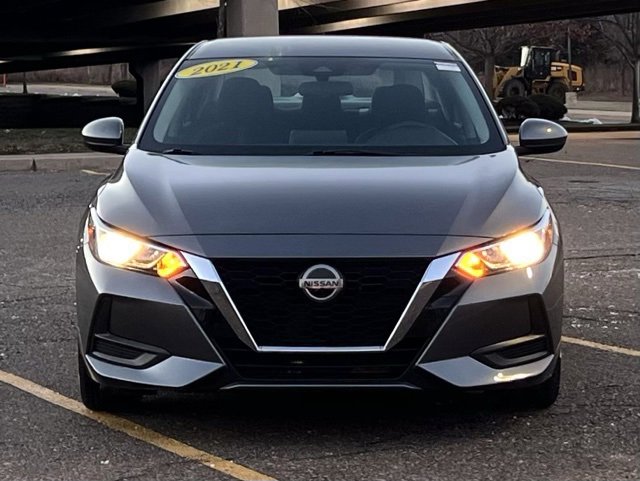 Used 2021 Nissan Sentra SV image 2