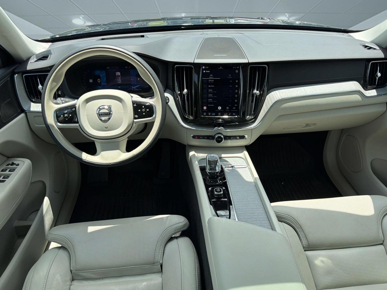 Certified 2024 Volvo XC60 B5 Ultimate w/ Protection Package Premier AWD/4WD image 17