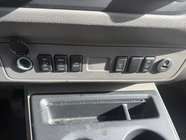 Used 2014 Nissan NV 3500 SL w/ Technology Package image 19