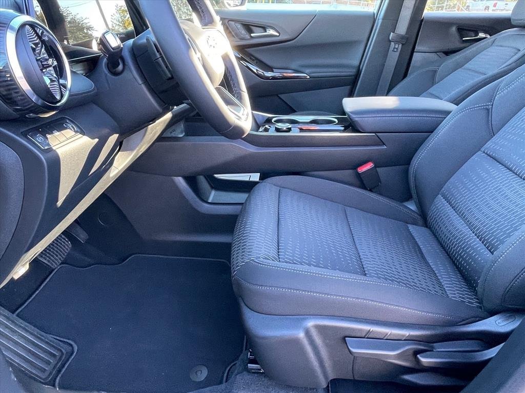 New 2026 Chevrolet Equinox LT w/ Safety and Technology Package FWD image 21