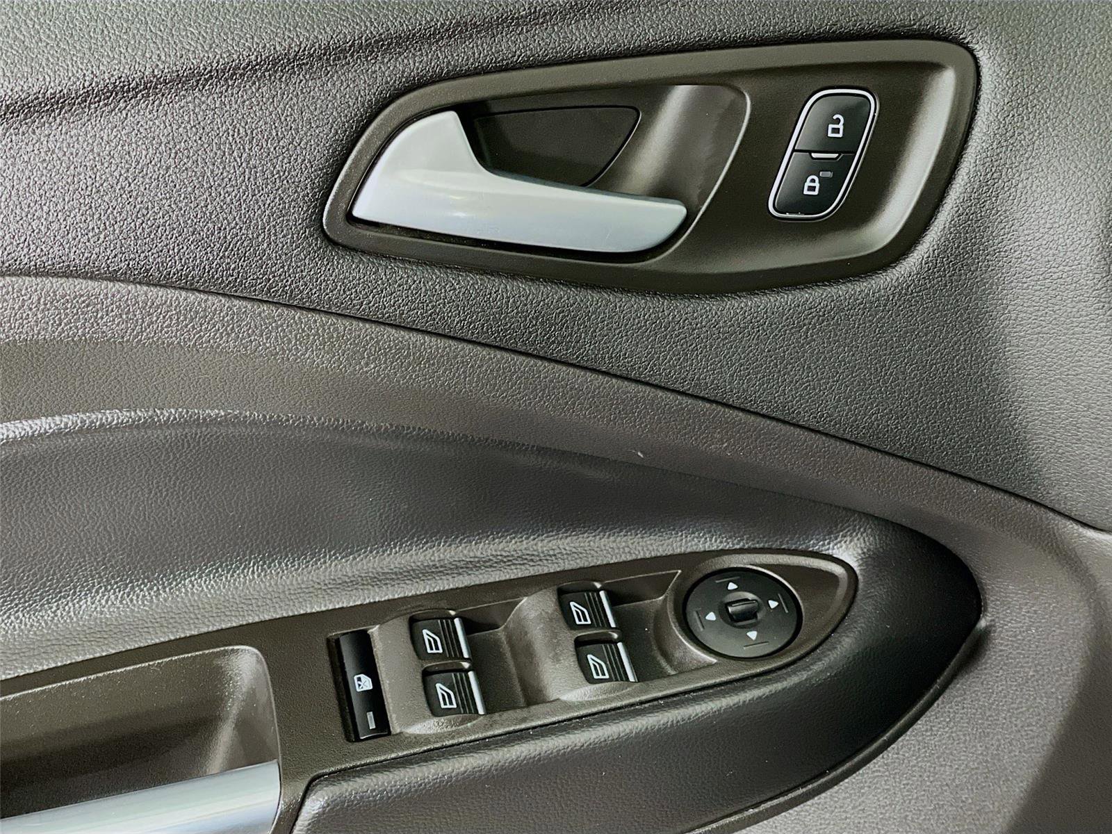 Used 2019 Ford Escape SE image 20