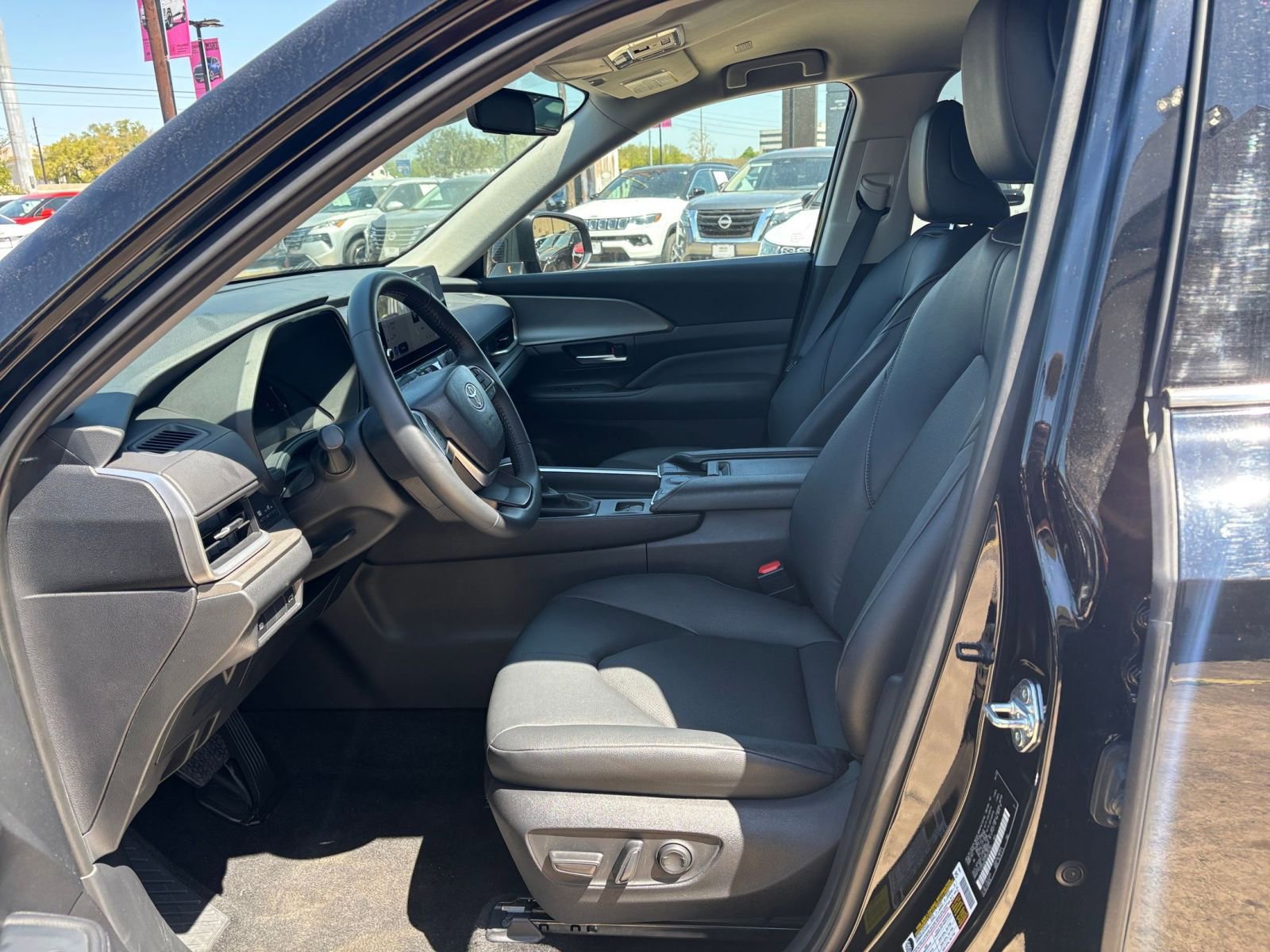 Used 2025 Toyota Grand Highlander FWD image 28