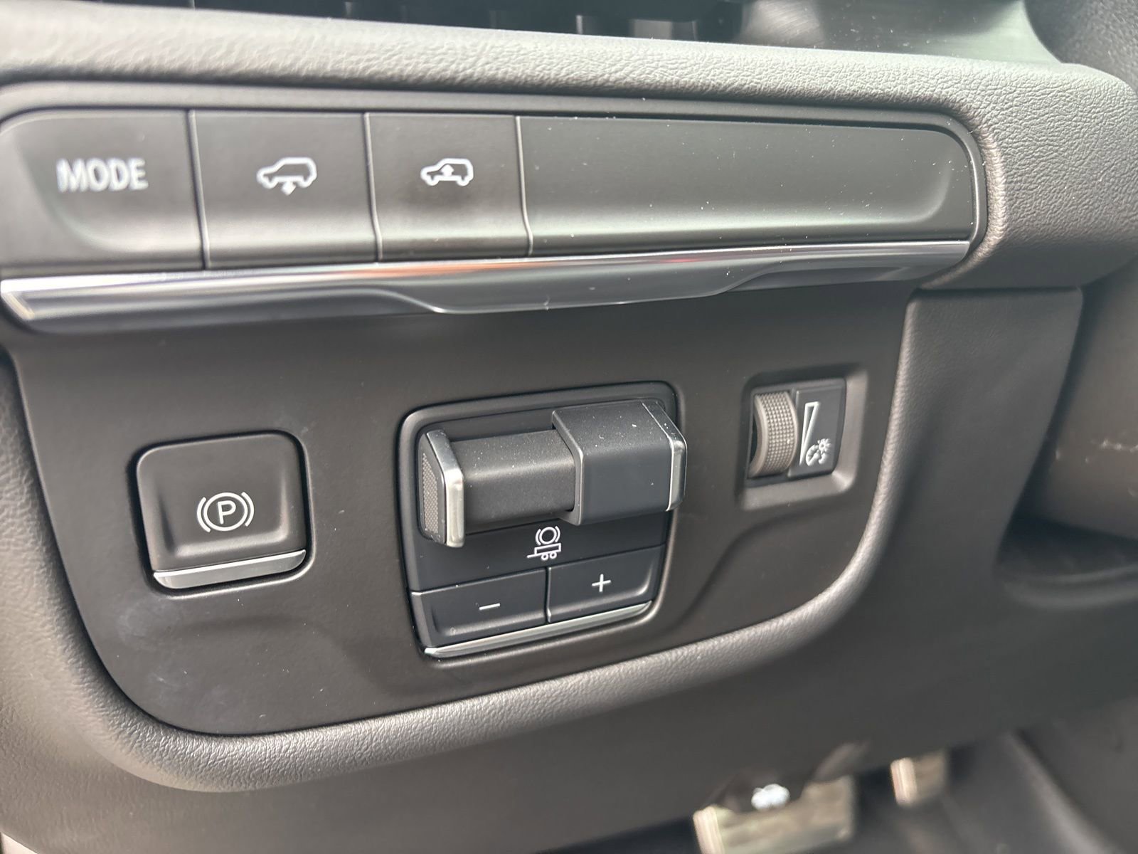 Used 2022 Cadillac Escalade Sport w/ Touring Package RWD image 20