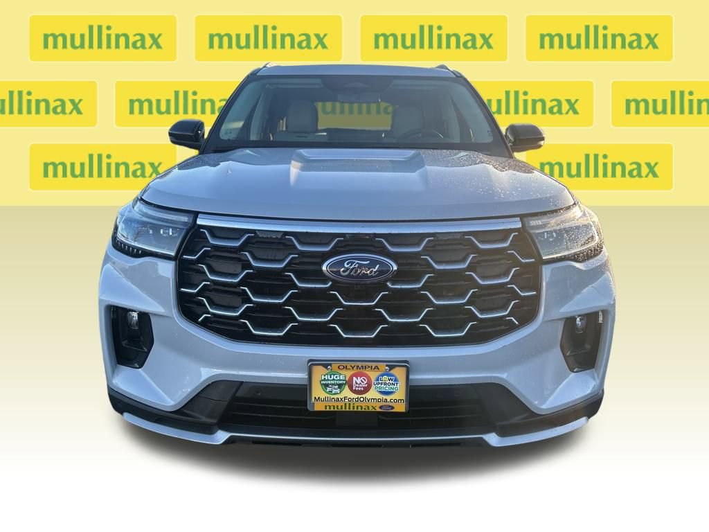Certified 2025 Ford Explorer Platinum w/ Ultimate Package image 16