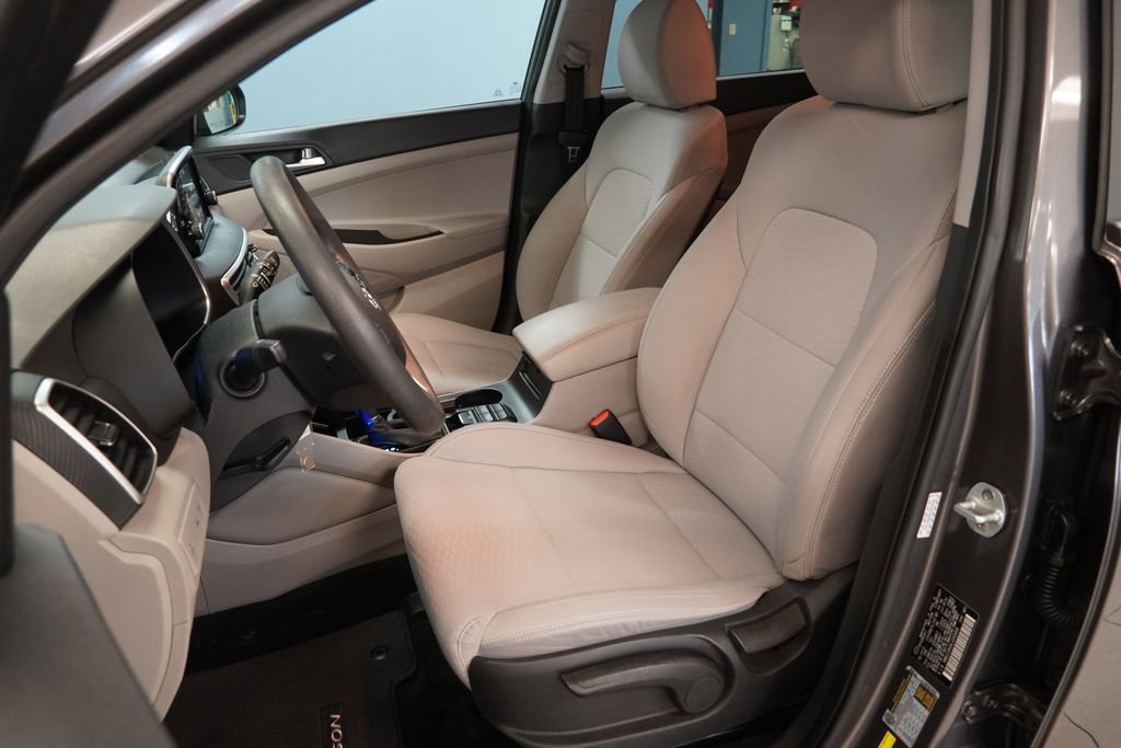 Used 2020 Hyundai Tucson SE w/ Cargo Package FWD image 3