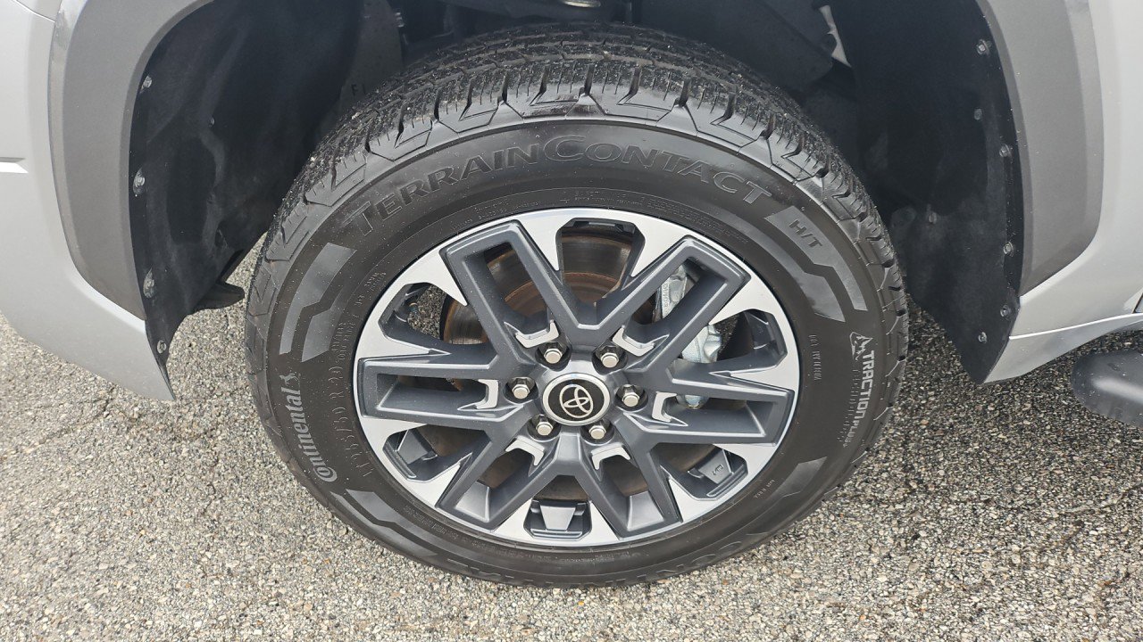 Used 2023 Toyota Tundra Limited w/ Power Package image 9