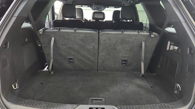Used 2025 Ford Explorer ST-Line w/ ST-Line Street Pack image 10