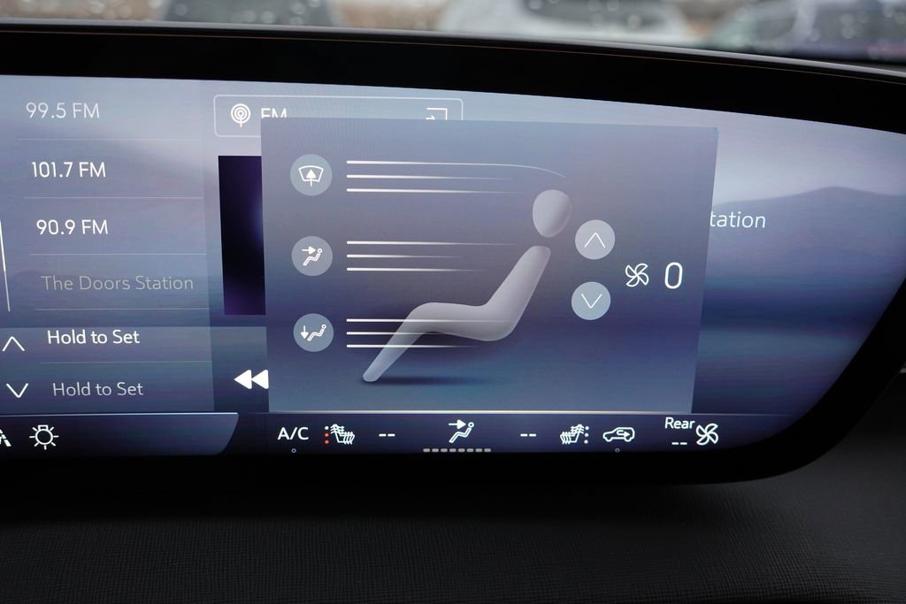 Certified 2025 Buick Enclave Preferred image 28