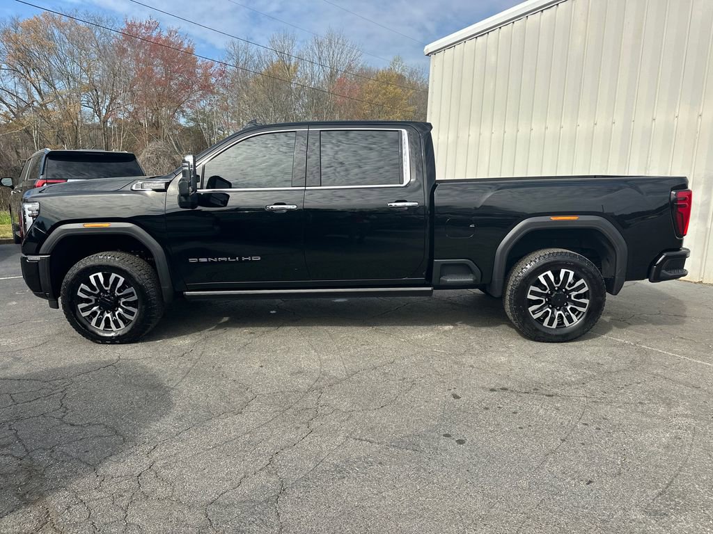Used 2026 GMC Sierra 2500 Denali Ultimate image 9