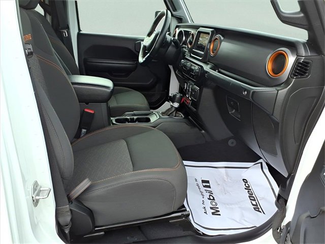 Used 2021 Jeep Gladiator Mojave w/ Cold Weather Group image 19