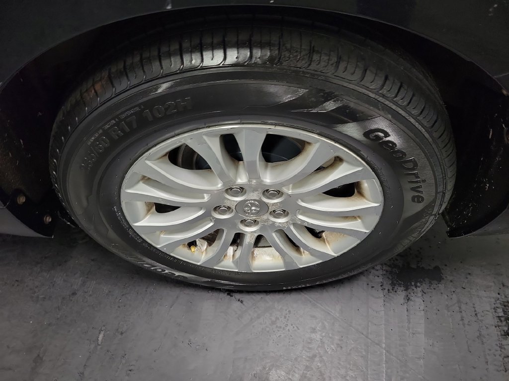 Used 2013 Toyota Sienna XLE FWD image 12