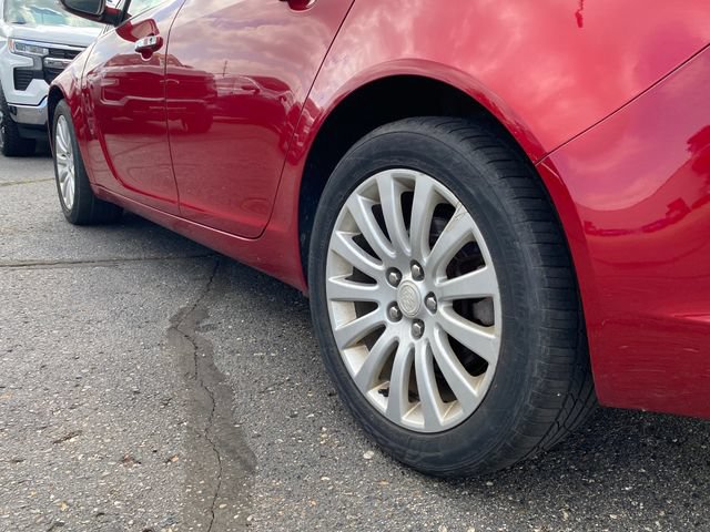 Used 2012 Buick Regal Premium FWD image 16