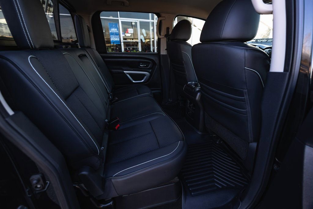 Used 2018 Nissan Titan PRO-4X image 37