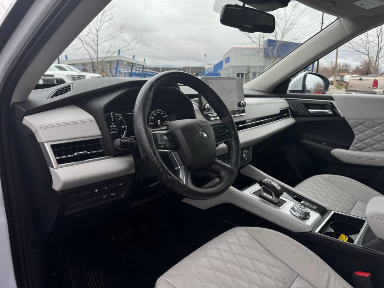 Used 2023 Mitsubishi Outlander SEL image 19