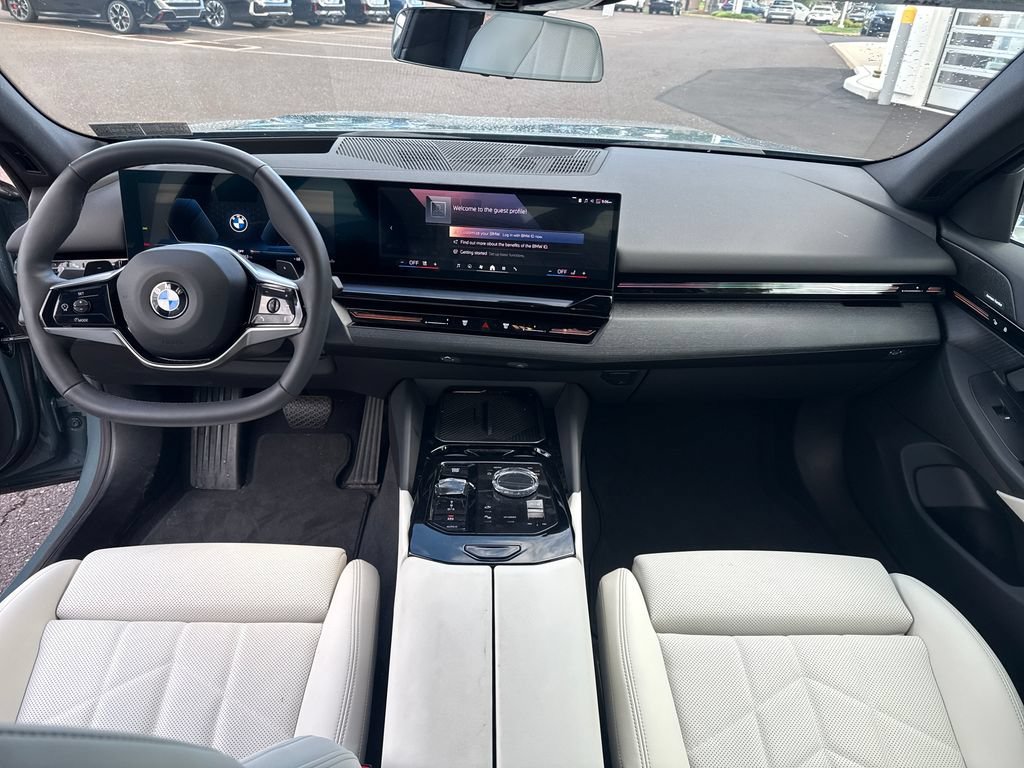 Certified 2025 BMW 530i xDrive w/ Executive Package AWD/4WD image 11