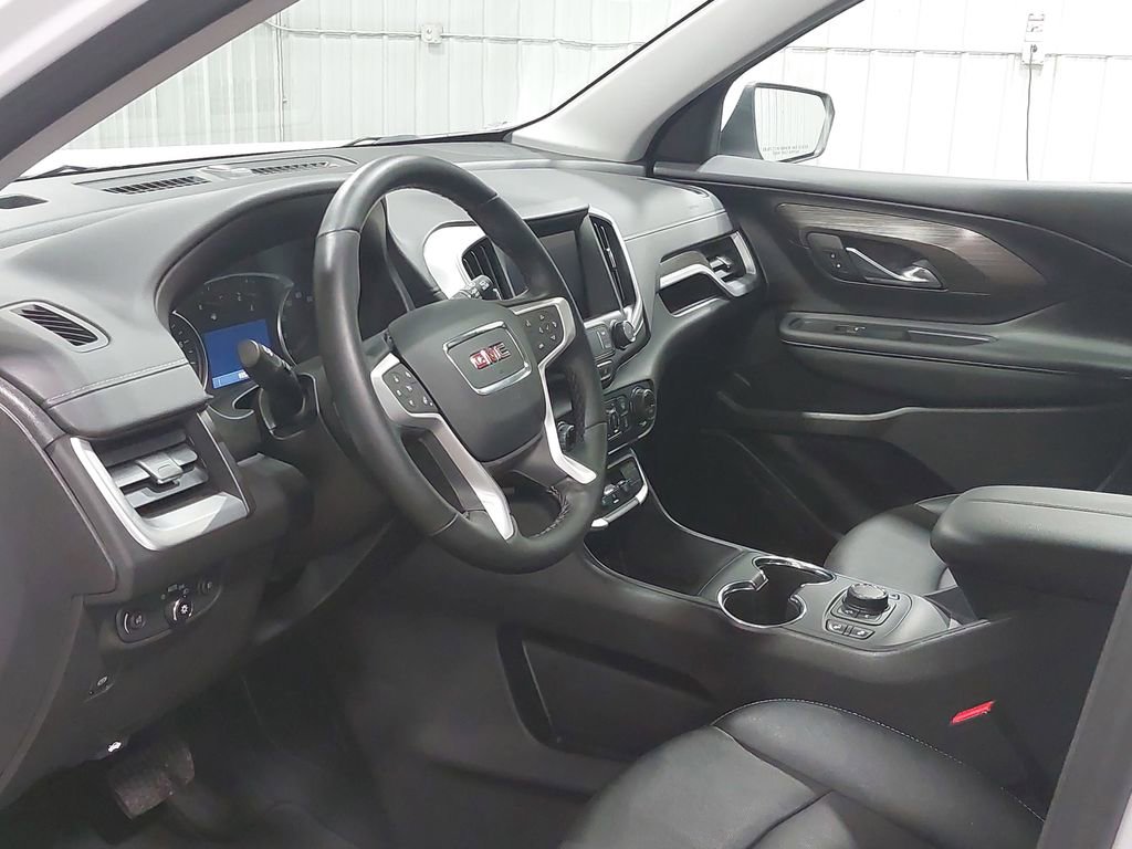Used 2024 GMC Terrain SLT image 16