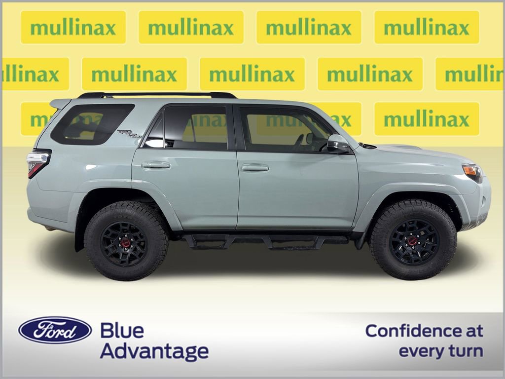 Used 2022 Toyota 4Runner TRD Off-Road AWD/4WD image 2