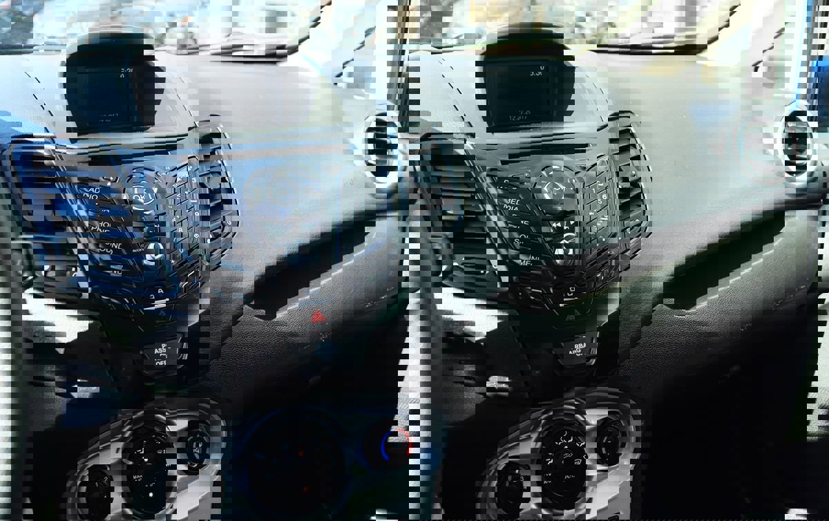 Used 2018 Ford Fiesta SE FWD image 42