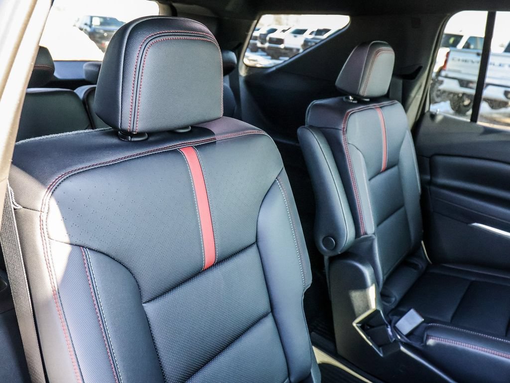 New 2026 Chevrolet Traverse RS w/ LPO, Floor Liner Package FWD image 24