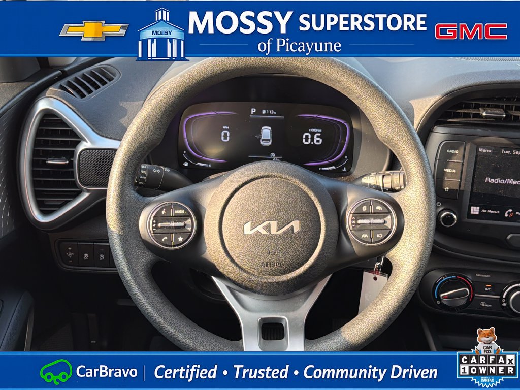 Used 2025 Kia Soul LX w/ LX Technology Package FWD image 16