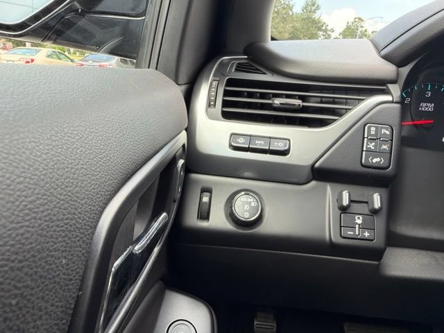 Used 2018 Chevrolet Suburban Premier RWD image 13