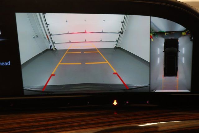 Used 2021 Cadillac Escalade ESV Premium Luxury image 25