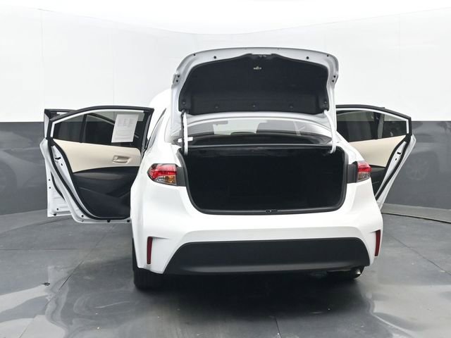 Used 2025 Toyota Corolla LE image 35