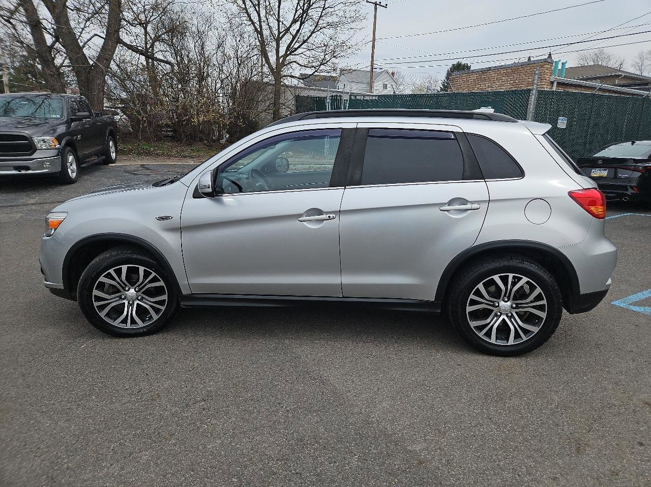 Used 2018 Mitsubishi Outlander Sport SEL AWD/4WD image 6