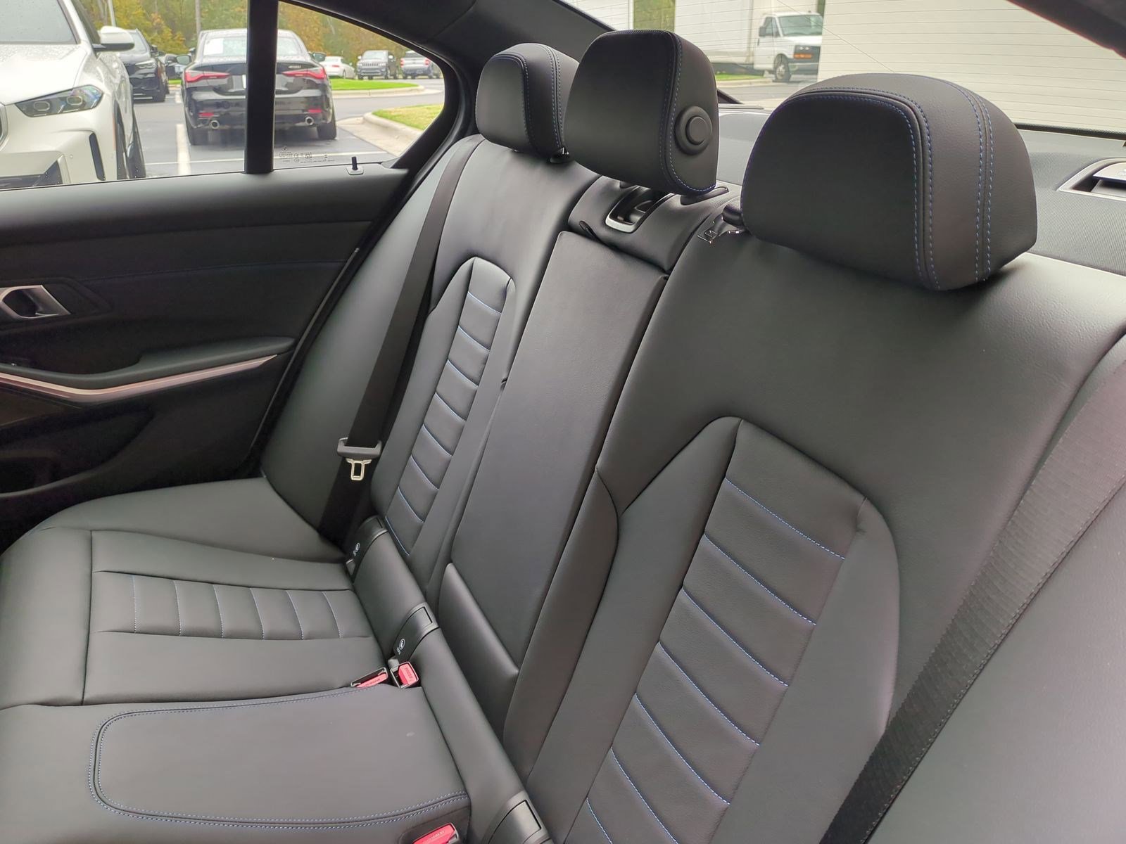 Certified 2026 BMW 330i Sedan w/ M Sport Package image 37