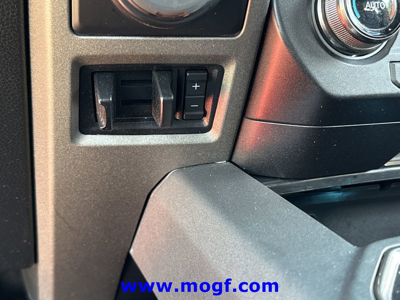 Used 2019 Ford F150 Raptor w/ Equipment Group 802A Luxury image 9